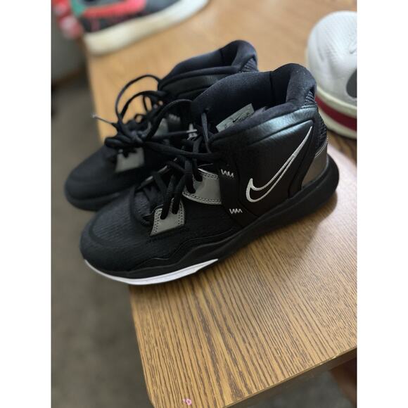 Size 6 (GS) - Nike Kyrie 8 Infinity Mid Fire and Ice NBS184 - Picture 2 of 5